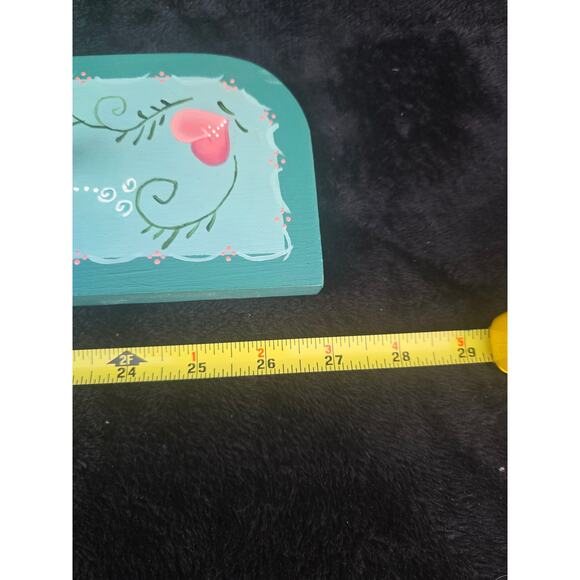 Rustic Green Wood Peg Rack 4 Pegs Hand Painted Hearts Country Cottage Decor - Picture 3 of 3